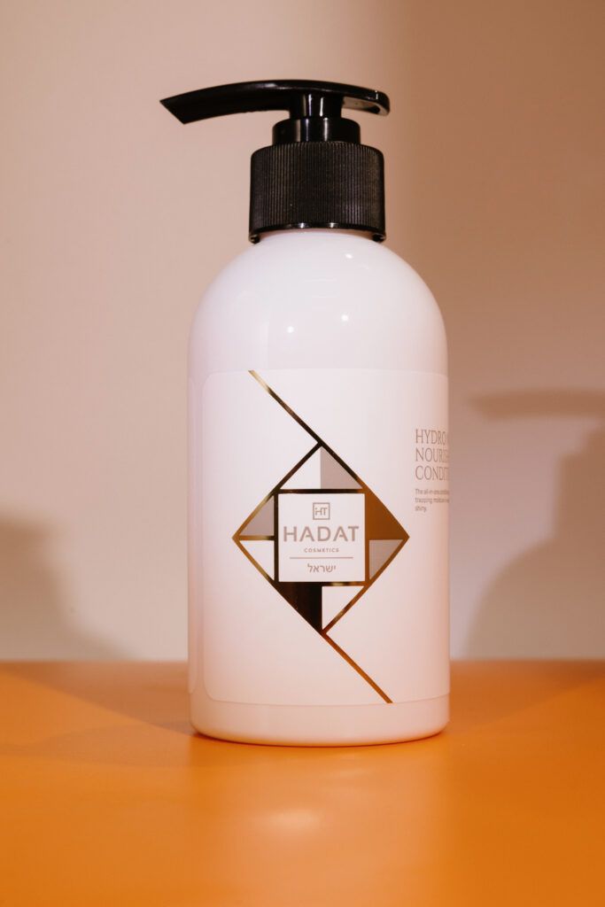 Увлажняющий кондиционер HADAT Hydro Nutrient Nourishing Conditioner 250ml