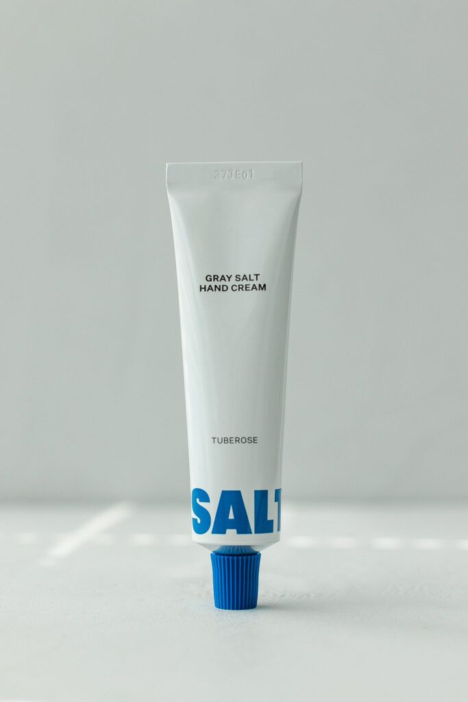 Крем для рук с серой солью SALTRAIN Graysalt Handcream - Tuberose 30ml