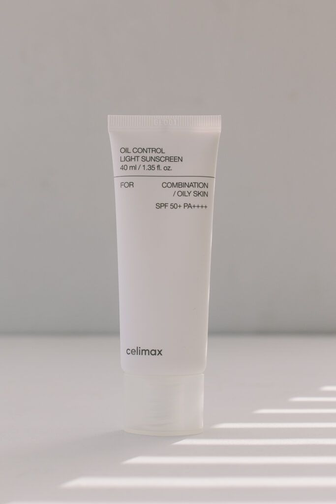 

BU// Легкий санскрин для жирной кожи Celimax Oil Control Light Sunscreen 40ml
