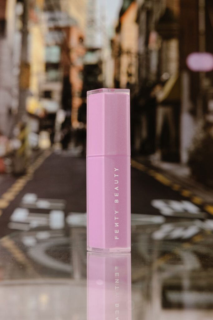 Мерцающая помада Fenty Beauty Gloss Bomb Stix High-Shine Gloss Stick [Icy Amethy$t] 3,6g