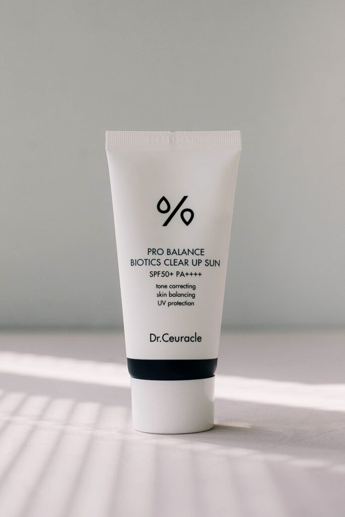 Надежный SPF-крем со смешанными фильтрами Dr. Ceuracle Pro Balance Biotics Clear Up Sun 50ml