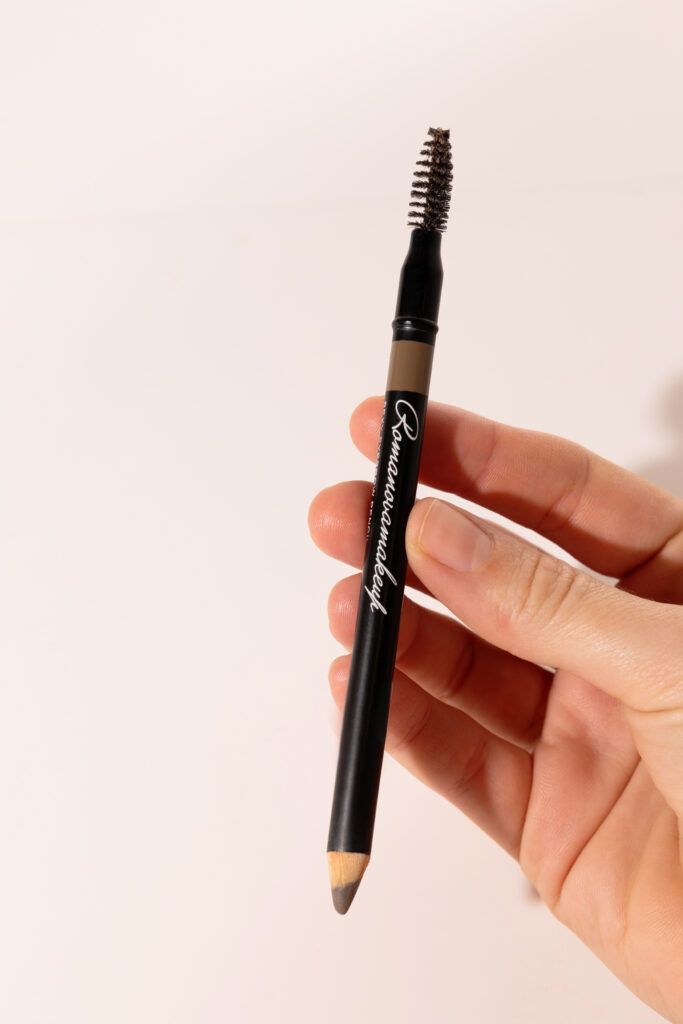 Карандаш для бровей Romanovamakeup Sexy Eyebrow Pencil ASH BROWN 1.7g