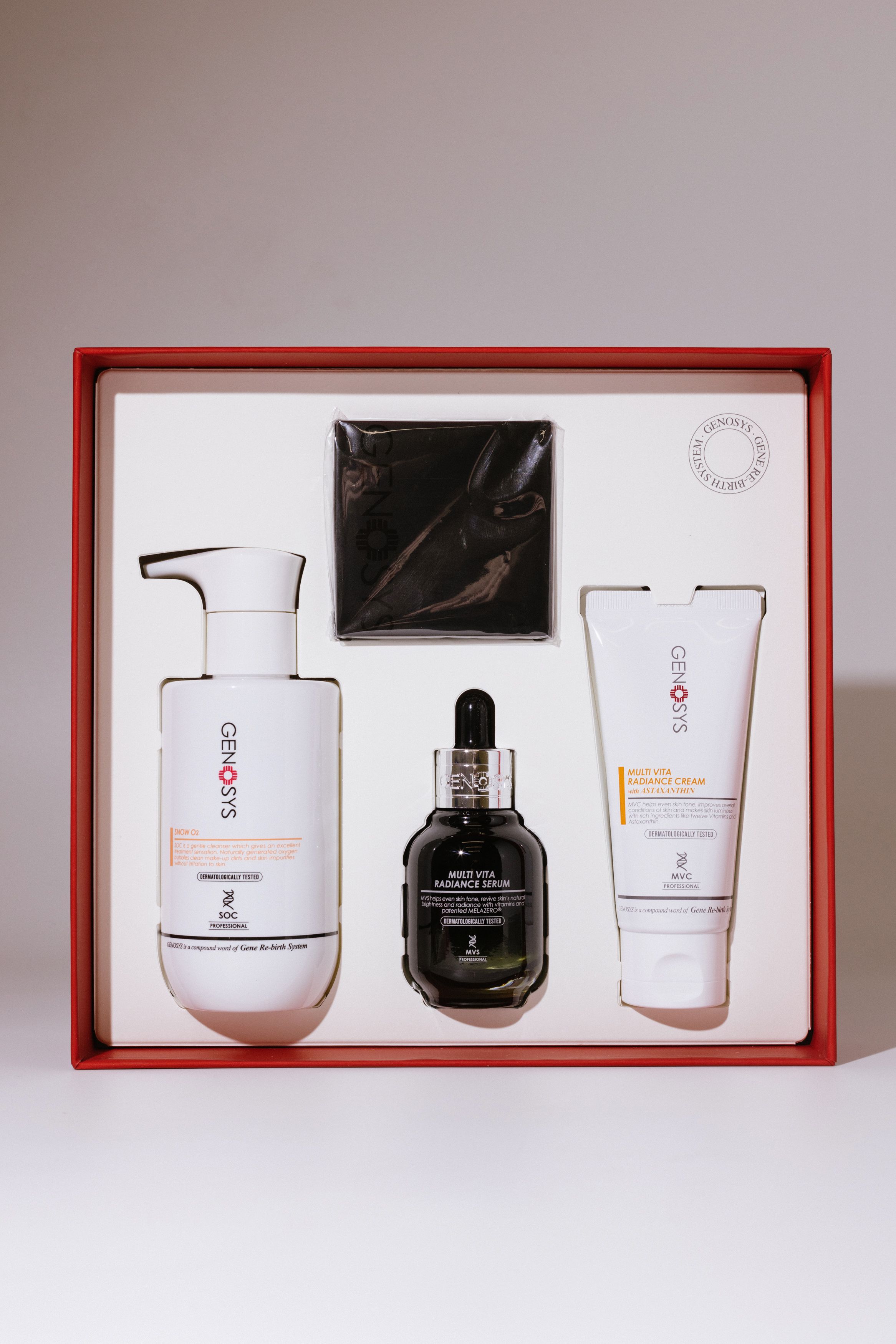 

Праздничный лимитированный набор Genosys OXY Vita Holiday Kit 180+30+50ml