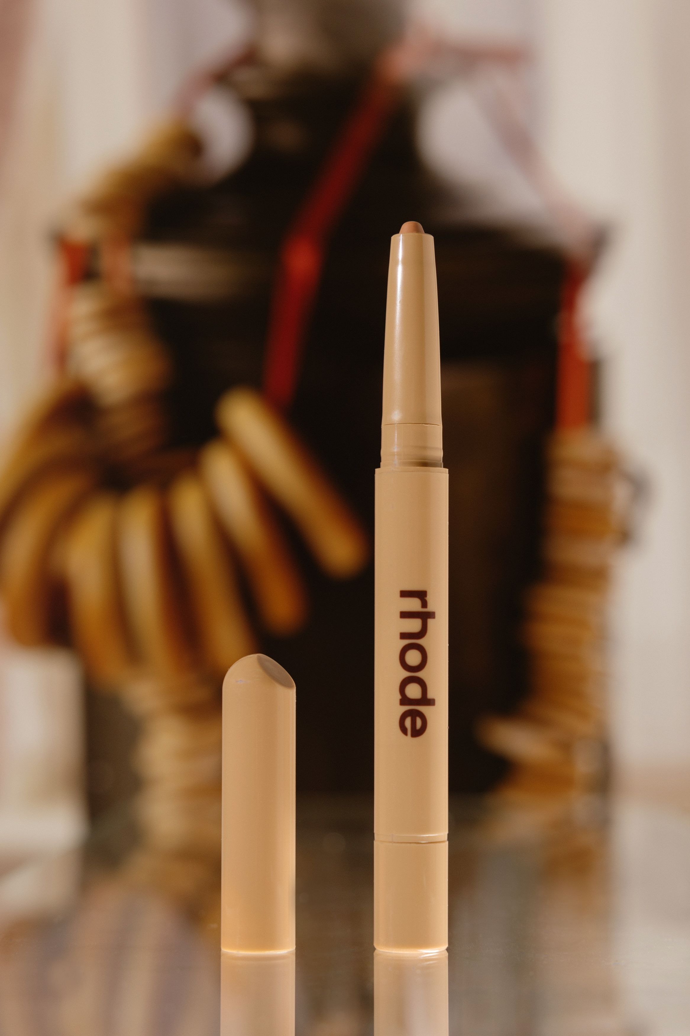 Контурирующий бальзам для губ rhode Peptide Lip Shape [Bend] 0,75g