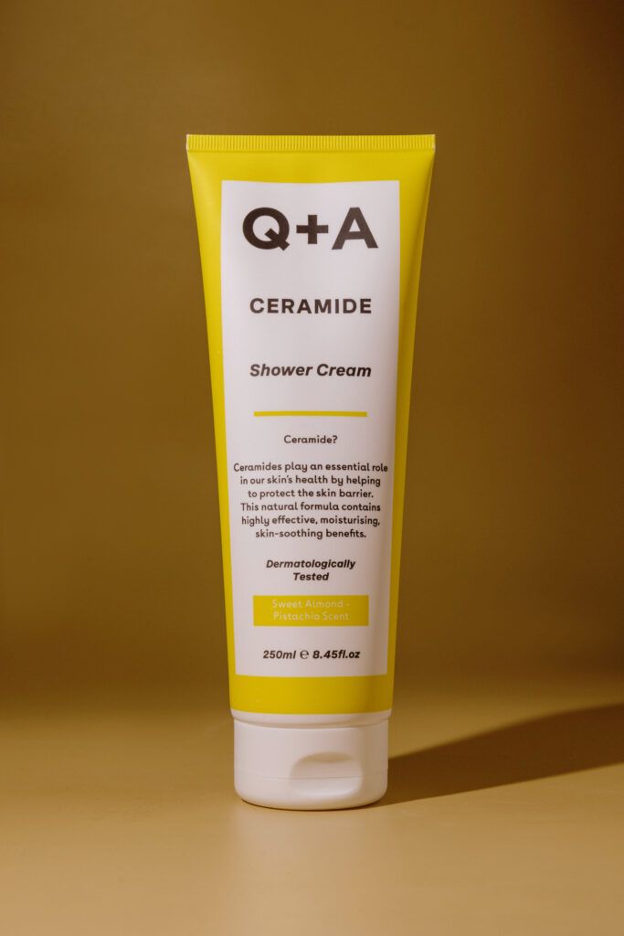 Очищающий крем для душа Q+A Ceramide Shower Cream 250ml