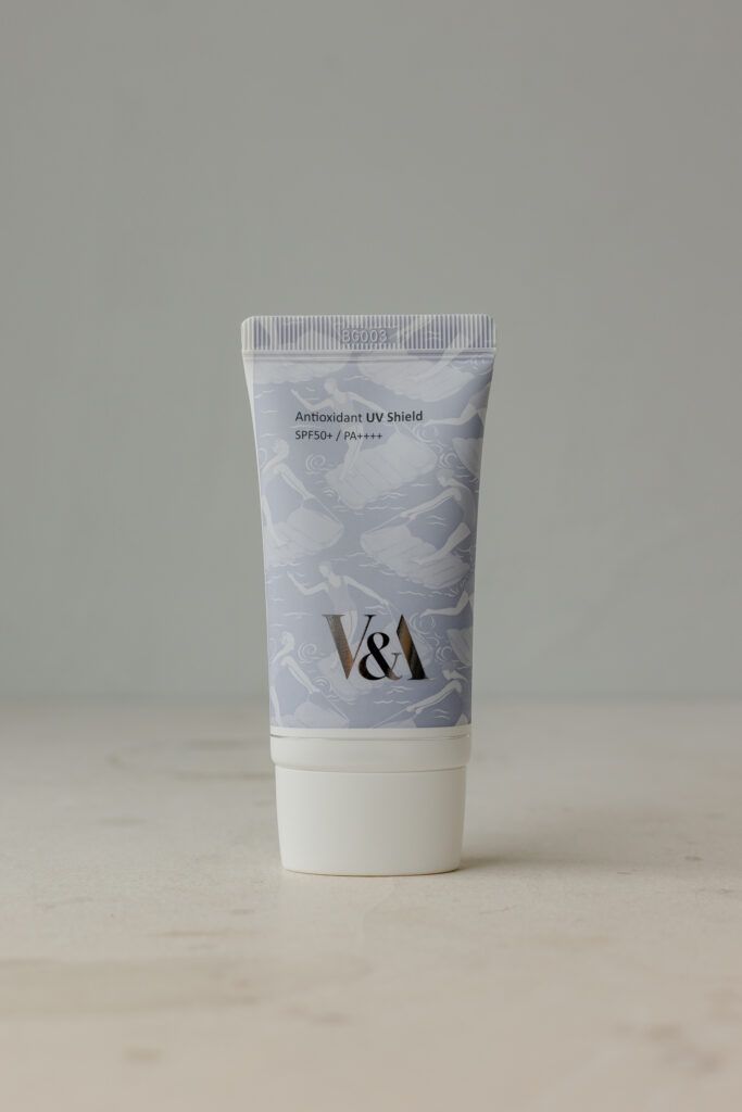 Солнцезащитный крем с защитой от UVA, UVB, синего света V&A Antioxidant UV Shield SPF 50+ PA++++ 50ml 
