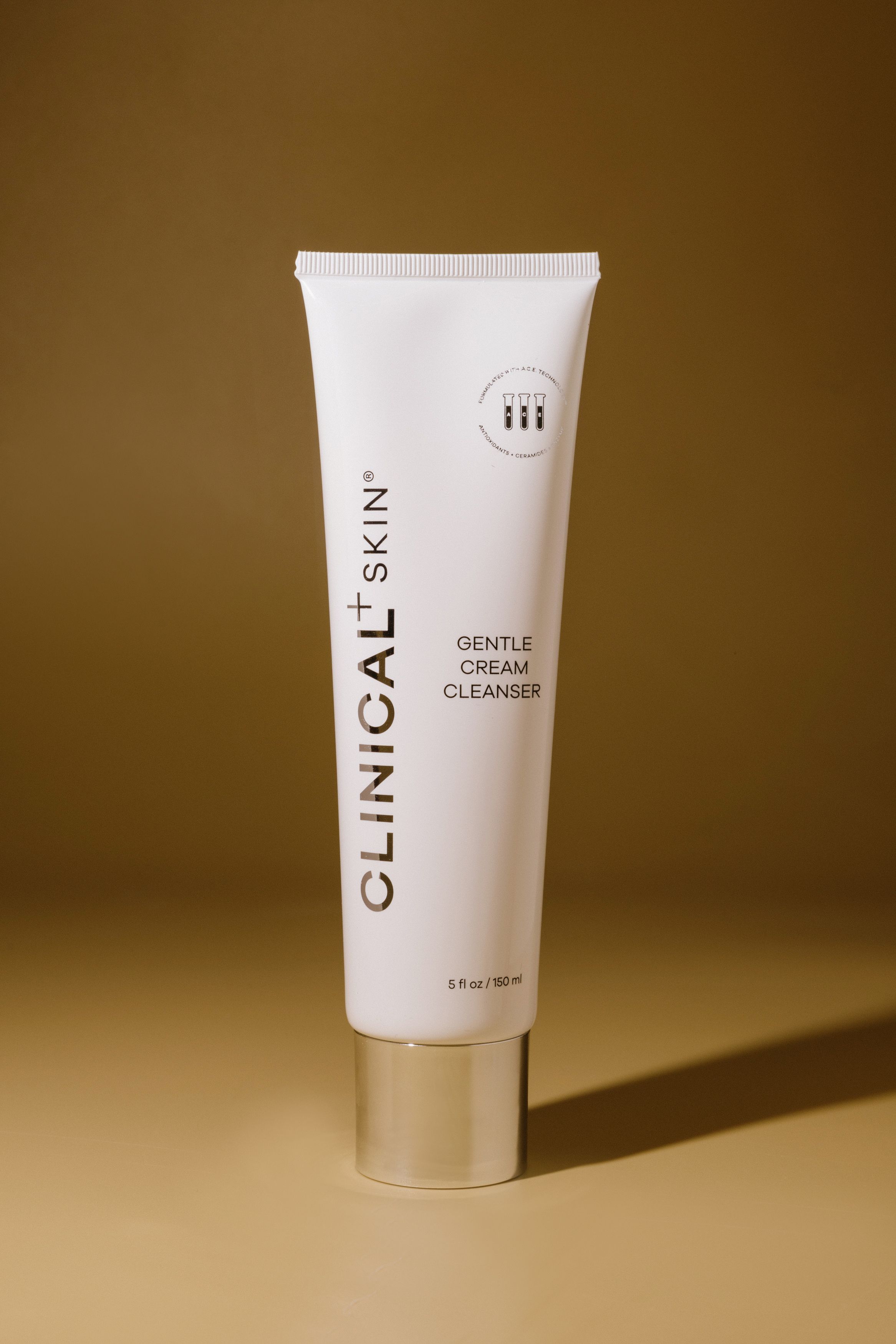

Мягкое кремовое очищающее средство CLINICAL SKIN Gentle Cream Cleanser 150ml