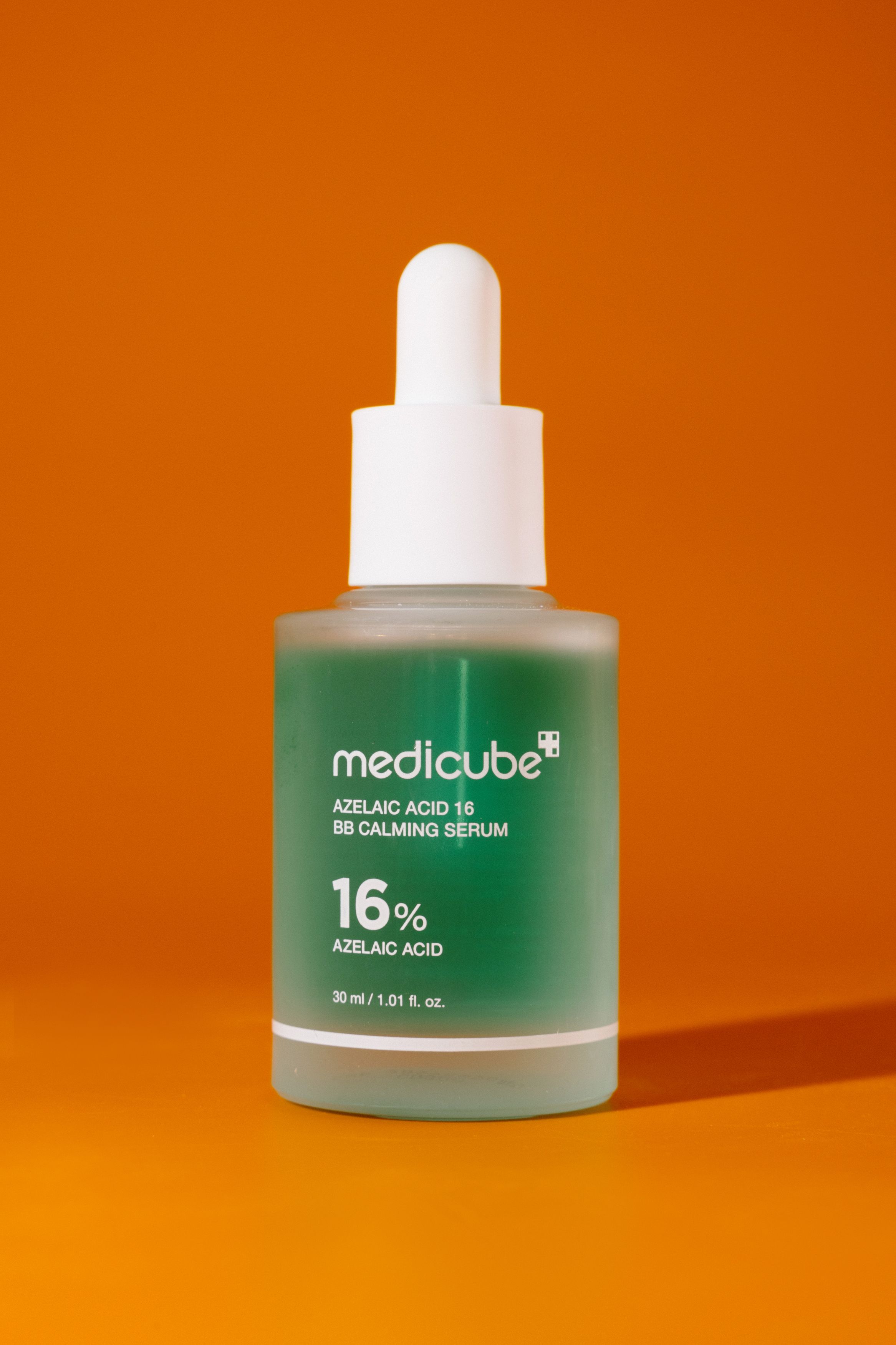 

Сыворотка с азелаиновой кислотой medicube Azelaic Acid 16 BB Calming Serum 30ml