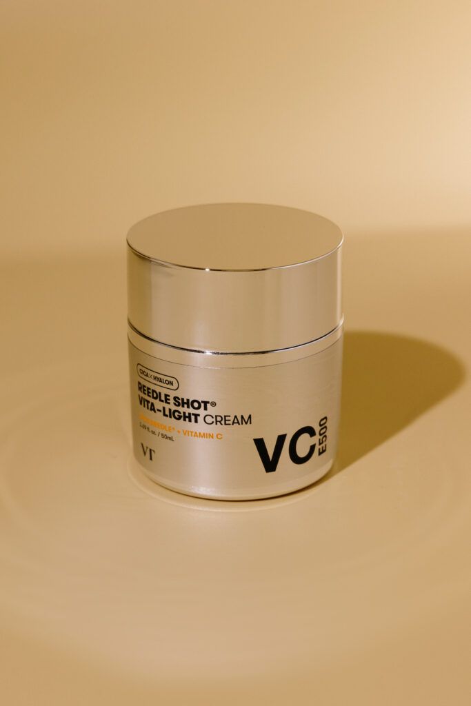 Осветляющий крем с микроиглами VT Reedle Shot Vita-Light Cream 50ml