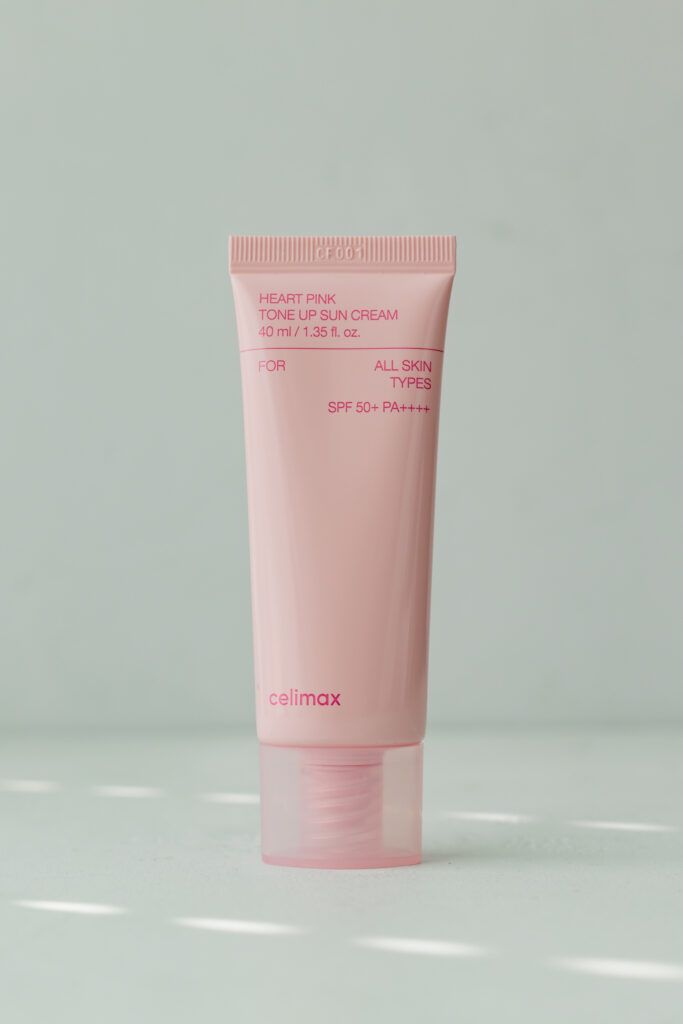 Cолнцезащитный крем, выравнивающий тон кожи Celimax Heart Pink Tone Up Sun Cream SPF50+ PA++++ 40ml