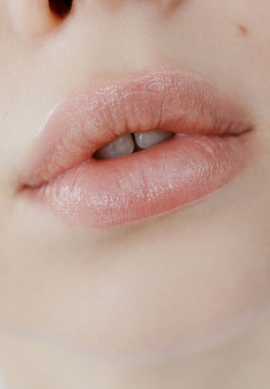 Бальзам для губ "Чистая волна" SHAISHAISHAI Sun Kissed Plumping Lip Balm 4g (01) PURE WAVE