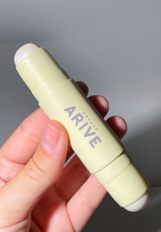 Двойной стик-хайлайтер Arive Makeup Duo Highlighter Stick Soft Matte&Dewy [01 Pearl] 10,8g