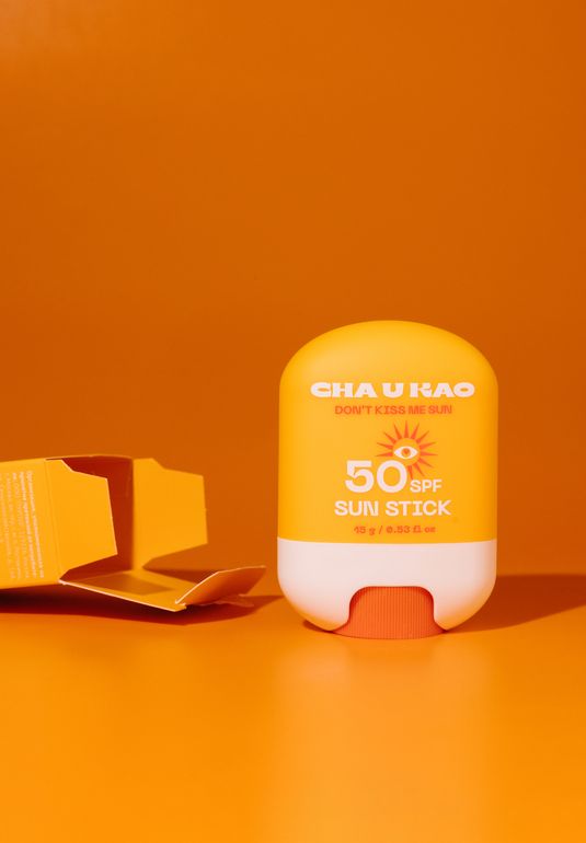Солнцезащитный стик для лица CHA U KAO DON'T KISS ME SUN Sinscreen Stick SPF50 15g