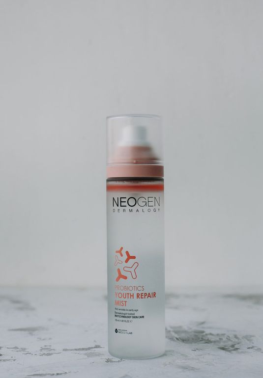 Увлажняющий, двухфазный мист на основе пробиотиков и комплекса масел Neogen Dermalogy Probiotics Youth Repair Mist 120ml