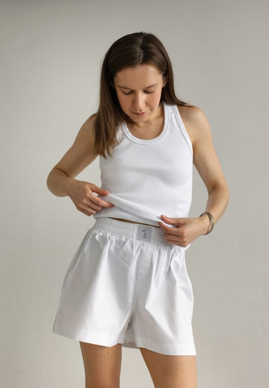 Шорты белые с разрезами "Сама собранность" - Размер S