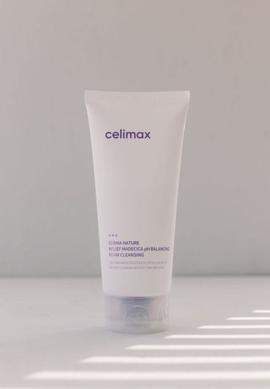 Балансирующая пенка для умывания Celimax Derma Nature Relief Madecica pH Balancing Foam Cleansing 150ml