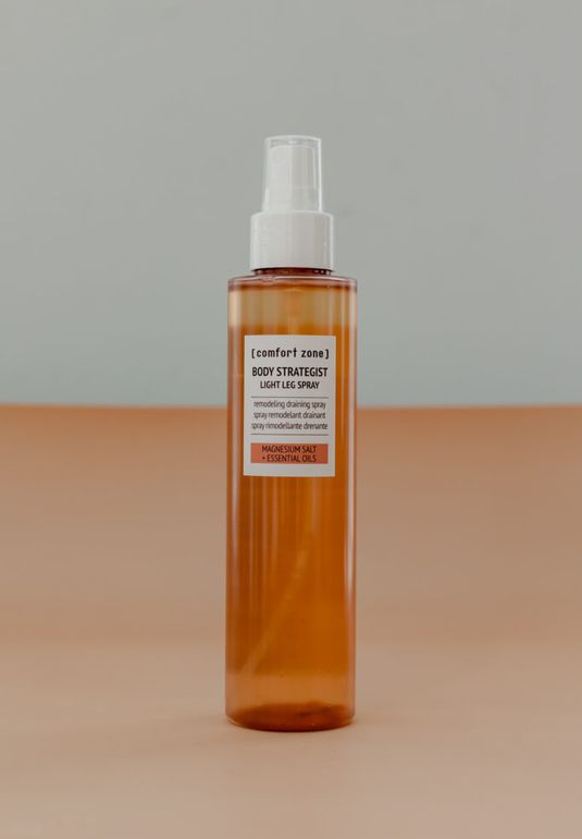 Двухфазный ремоделирующий спрей для ног с дренирующим эффектом Comfort Zone Body Strategist Light Leg Spray 150мл