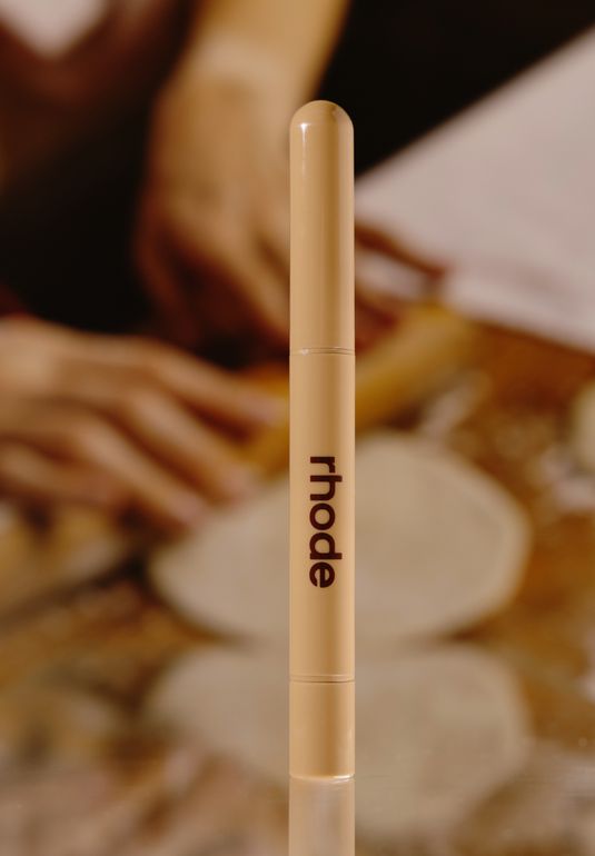 Контурирующий бальзам для губ rhode Peptide Lip Shape [Lunge] 0,75г