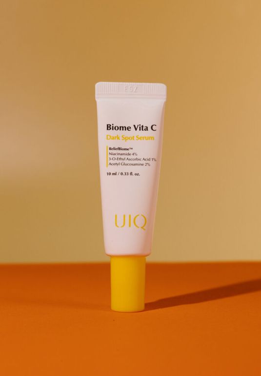 Осветляющая сыворотка с витамином С UIQ Biome Vita C Dark Spot Serum 10ml 