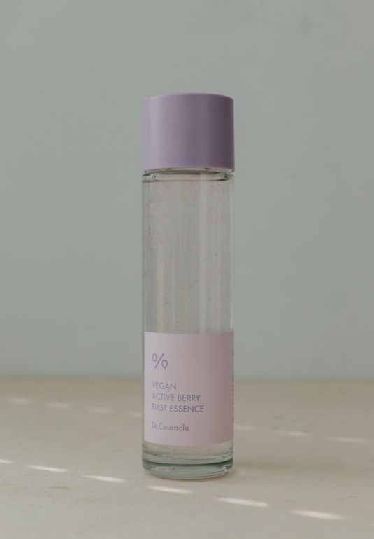 Эссенция активные ягоды с ресвератролом Dr. Ceuracle Vegan Active Berry First Essence 150ml