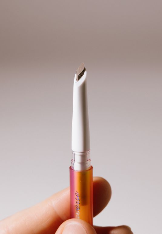 Карандаш для бровей Arive Makeup Glimmerverse Brow Defining [04 Ash Brown] 0,2g