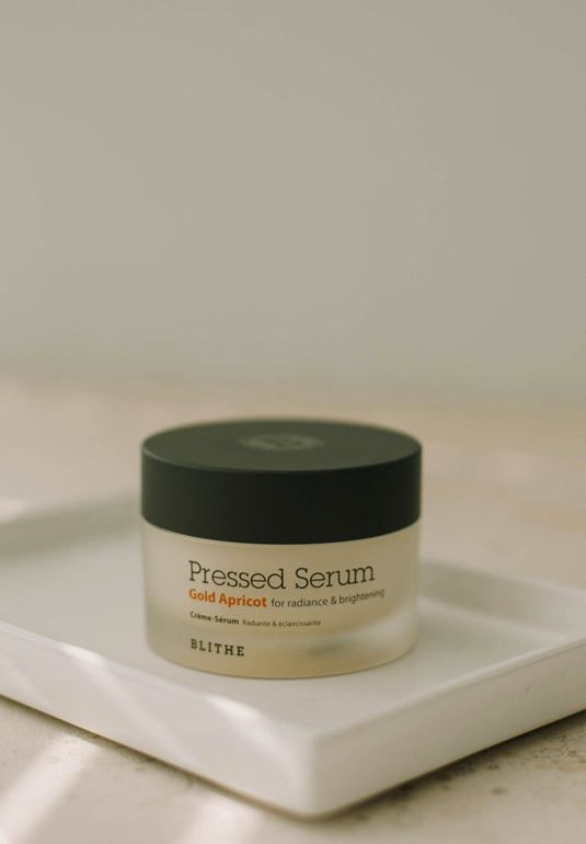Спрессованная крем-сыворотка Золотой Абрикос BLITHE Pressed Serum Gold Apricot 50ml