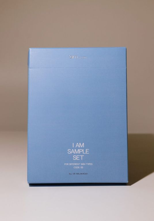 Набор из 12 средств для знакомства с брендом 'AM CODE I am Sample Set 12x3g