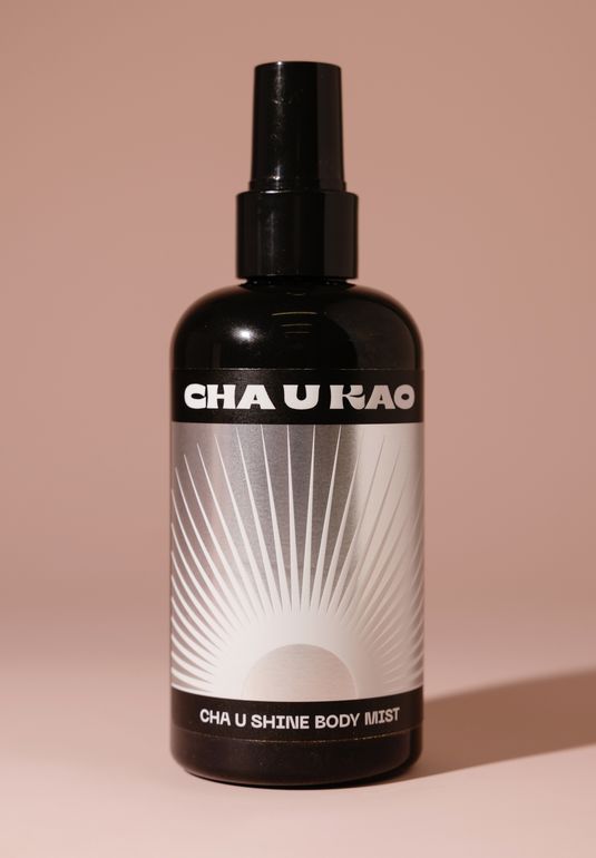 Мерцающий спрей для тела CHA U KAO CHA U SHINE SILVER LIGHT body mist 200 мл