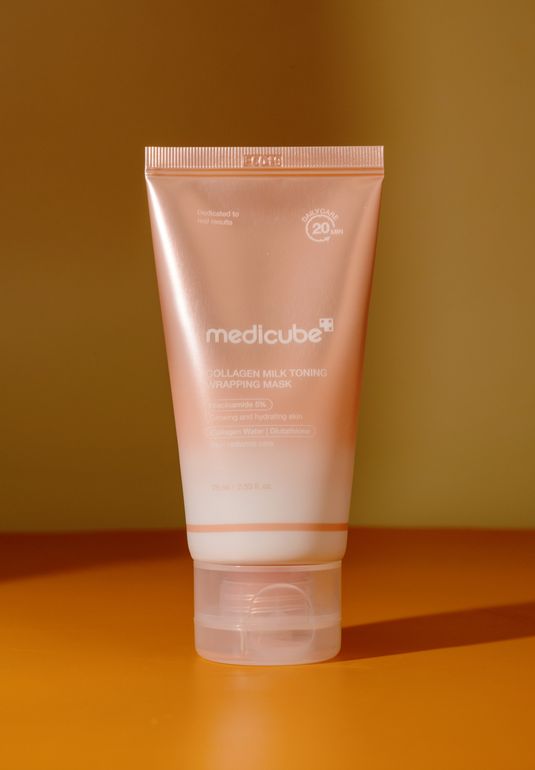 Маска-плёнка с коллагеном и ниацинамидом medicube Collagen Milk Toning Wrapping Mask 75мл
