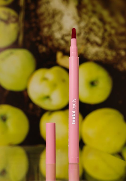 Стойкий карандаш для губ [Baby Pink] huda beauty Lip Contour Lip Stain for 12-Hour Wear 1мл