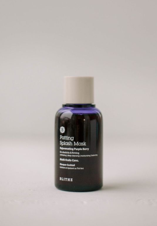 Сплэш-маска омолаживающая и для красивой кожи BLITHE Patting Splash Mask Rejuvenating Purple Berry 70ml