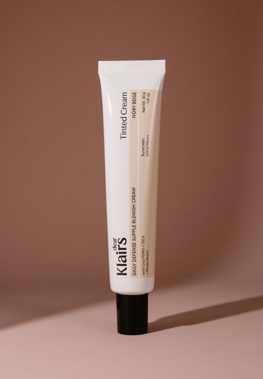 Невесомый тональный крем [Бежевая слоновая кость/Ivory Beige] KLAIRS Daily Defense Supple Blemish Cream SPF40 PA+++ 40г