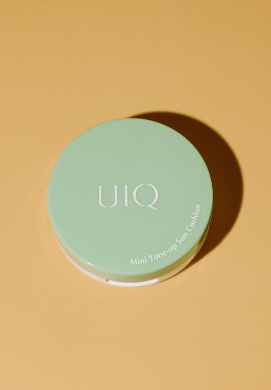 Солнцезащитное компактное средство с центеллой UIQ Biome Remedy Mini Tone-Up Sun Cushion [Green] SPF50+ PA++++ 6г