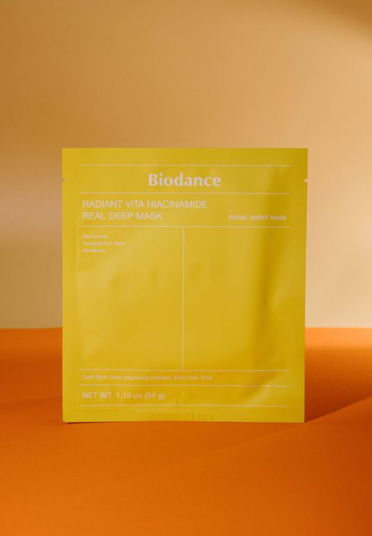 Гидрогелевая маска для сияния Biodance Radiant Vita Niacinamide Real Deep Mask 34g