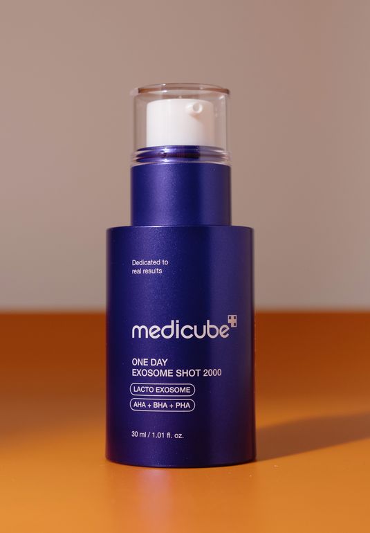 Сыворотка-бустер с экзосомами и спикулами для сужения пор medicube One-Day Exosome Shot Pore Ampoule 2000 30ml 