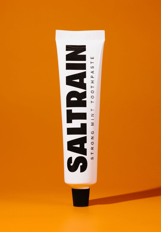 Профилактическая зубная паста SALTRAIN Black Clean Breath Toothpaste 100g