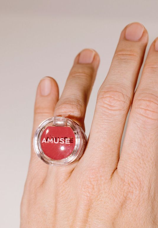 Кольцо-бальзам для губ Amuse Ring Lip Balm [05 Butterfly Ring] 0,9g