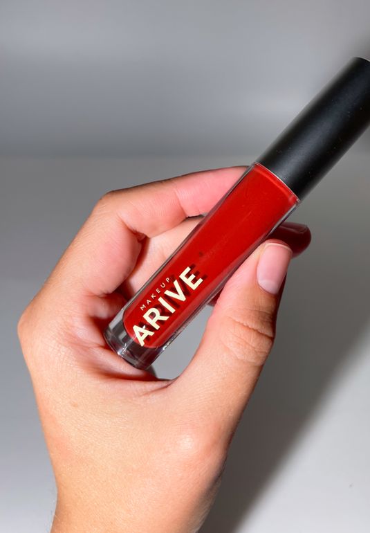 Почти даром// Блеск для губ [09 Сочный кусочек/09 Juicy Bit] Arive Makeup Comfort Shine Lip Gloss 3,5мл