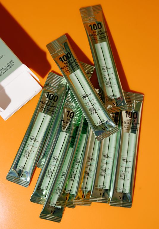 Сыворотка - бустер для лица с микроиглами и ретинолом VT Reti-A Reedle Shot 100 (2ml*10шт)