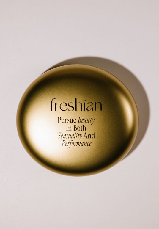 Кушон с невесомым матовым финишем Freshian Egg Like Cover Cushion Vegan №201 SPF50/PA++ 12g