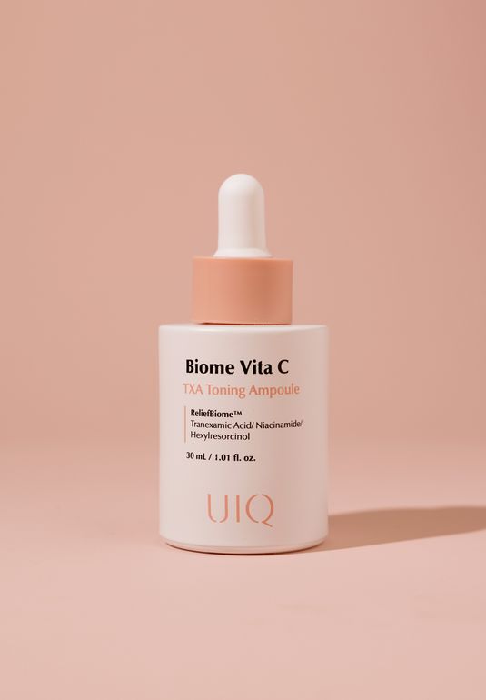 Осветляющая сыворотка с витамином С и транексамовой кислотой UIQ Biome Vita C TXA Toning Ampoule 30мл