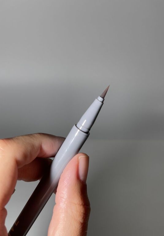 Подводка для бровей Arive Makeup Eyebrow Pen [01 Blond] 0,55ml