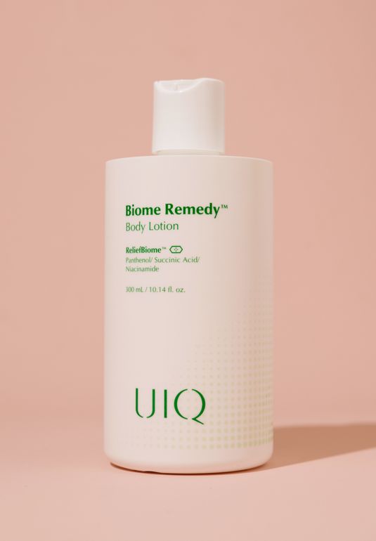Легкий успокаивающий лосьон для тела с пантенолом UIQ Biome Remedy Body Lotion 300мл