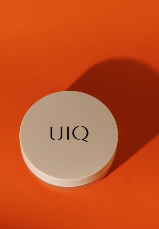 Увлажняющая пудра-эссенция с витамином С и постбиотиками UIQ Biome Barrier Essence in Powder 6g
