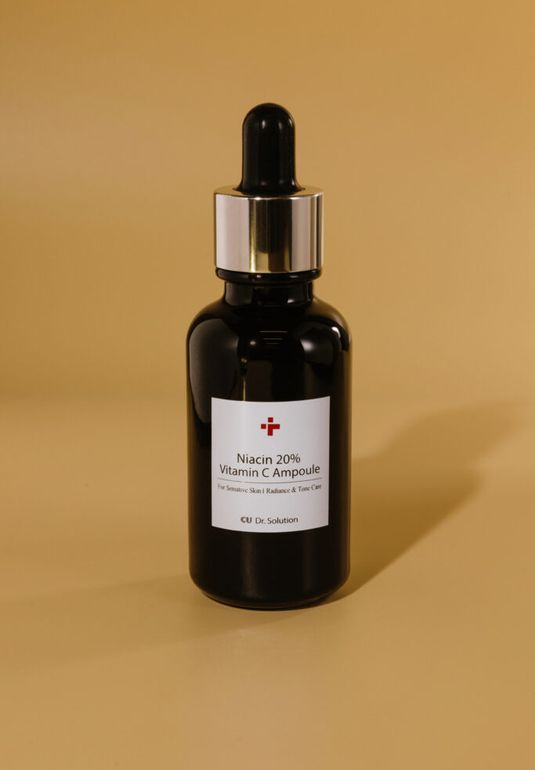 Концентрированная сыворотка с ниацинамидом 20% и витамином С CU Dr. Solution Niacin 20% Vitamin C Ampoule 30 мл