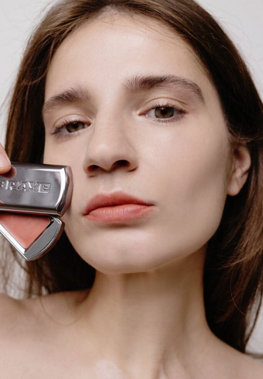 Матовый бальзам-аксессуар для губ BRAYE Lipsleek Blur [02 Bubbly] 3,2g