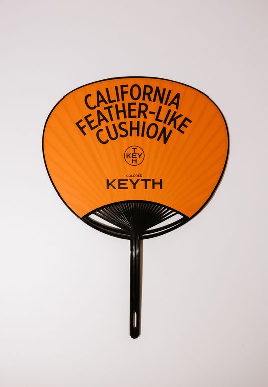 Веер для сушки макияжа KEYTH Fan