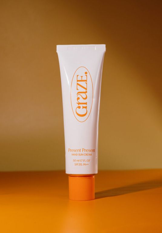 Парфюмированный солнцезащитный крем для рук Grazepoint Present Present Hand Sun Cream SPF20+PA++ 50ml