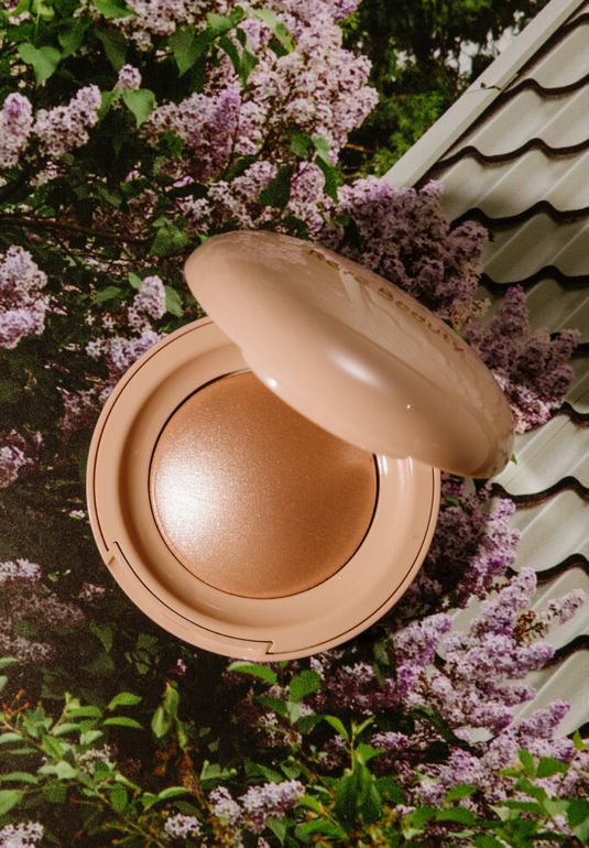 Пудровый хайлайтер Rare Beauty Positive Light Highlighter [Mesmerize] 2,8g