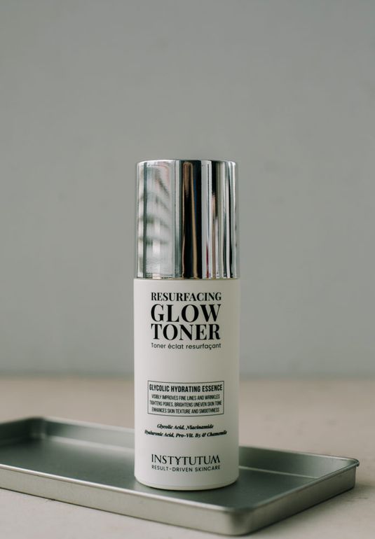 Сияющий тонер с гликолевой кислотой и ниацинамидом INSTYTUTUM Resurfacting Glow Toner 150ml